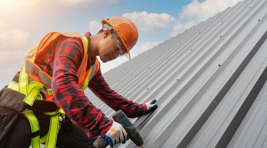 Professional gutter cleaning in Bone Gap, IL